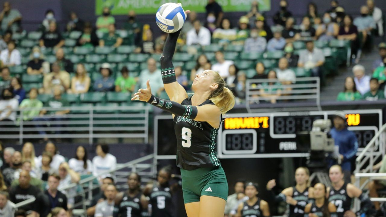Hawaii women's volleyball team sweeps UC Irvine on road