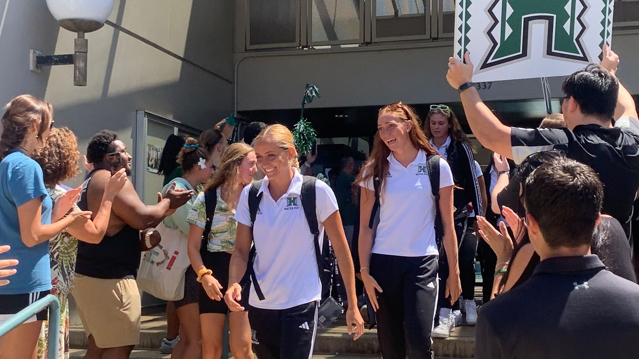 The Hawaii water polo team was sent off by supporters from the Duke Kahanamoku Aquatic Complex to Berkeley, Calif., and the NCAA Tournament on Tuesday.