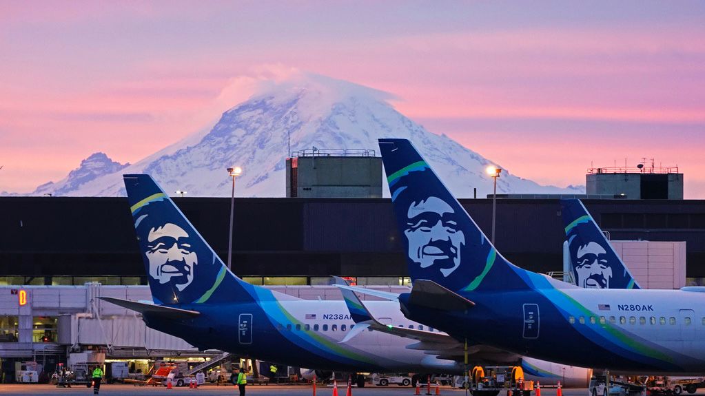 Alaska Air Hawaiian Airlines merger