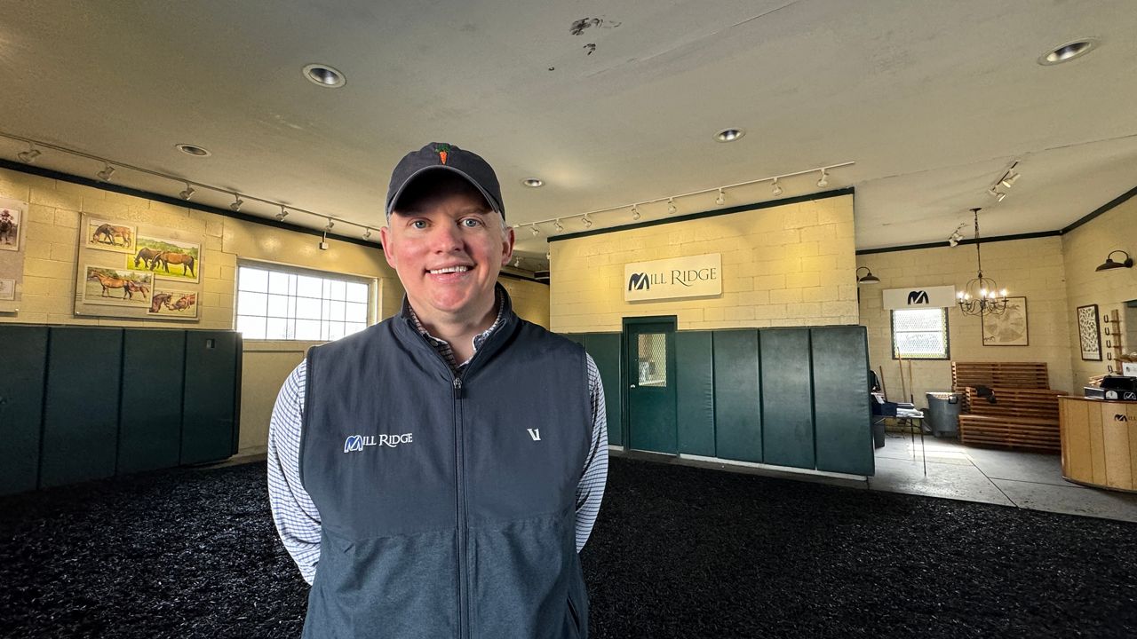 Mill Ridge Farm shows visitors where race horses are born