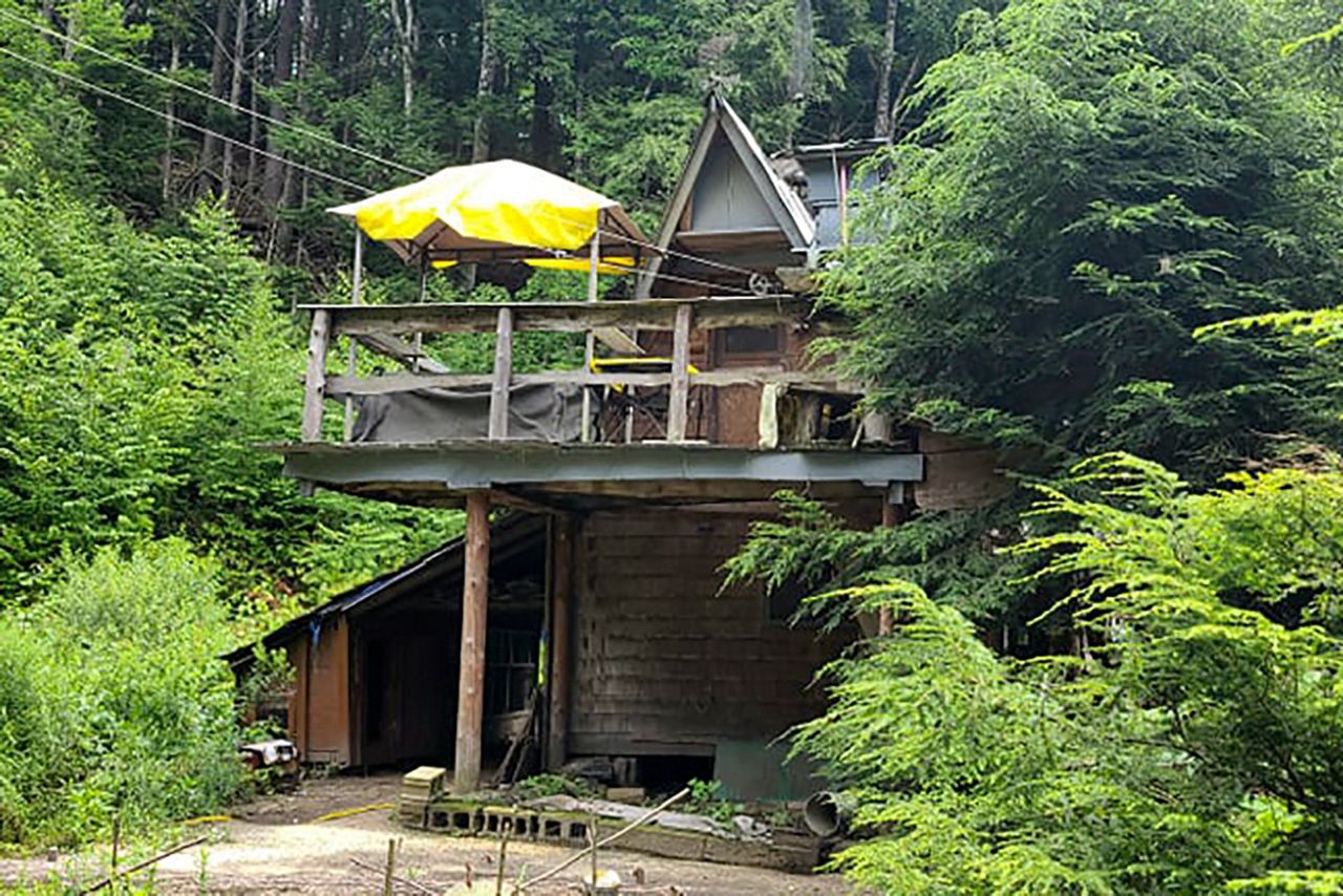 After Decades In Woods New Hampshire Man Forced From Cabin