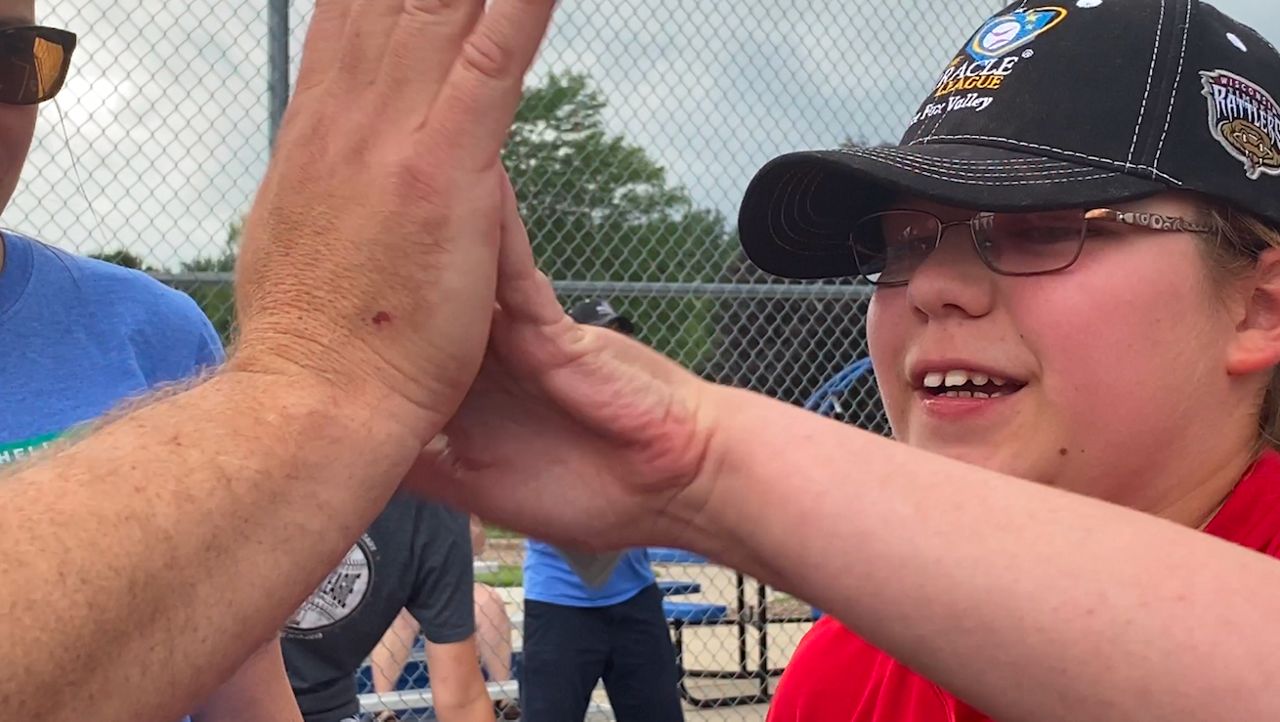 Choo hosts Miracle League baseball clinic