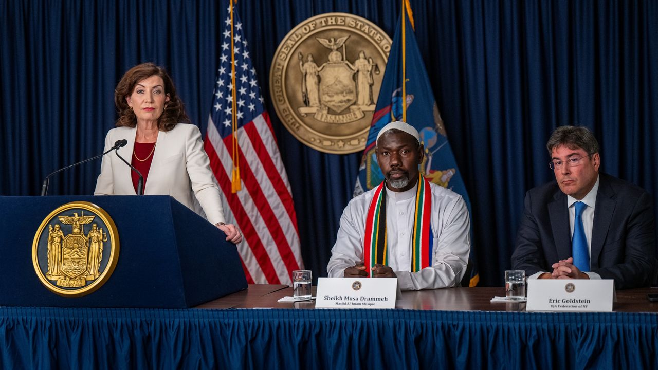 Hochul unveils '4-pillar plan' to combat online extremism - Vimarsana News