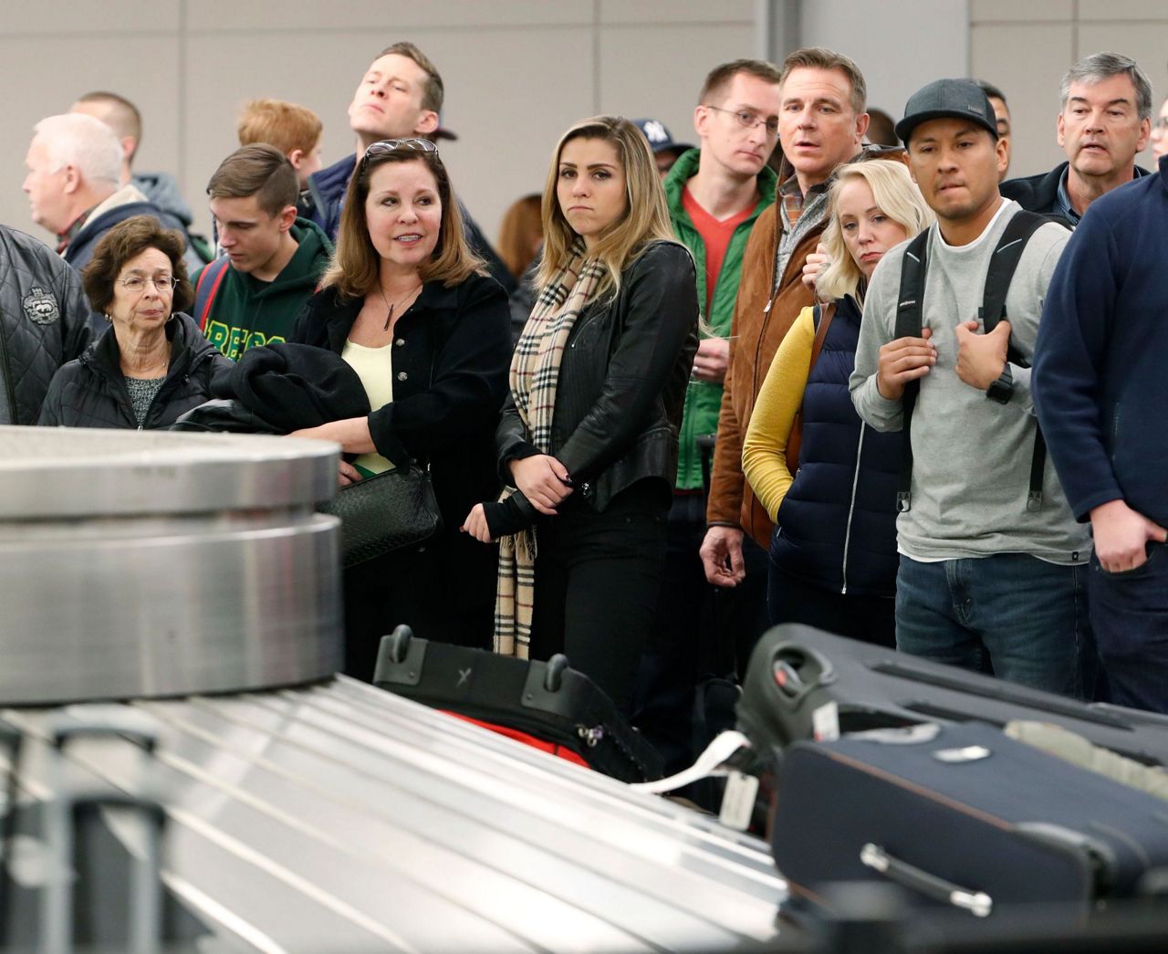 Thanksgiving air-travel rush gets off to a good start