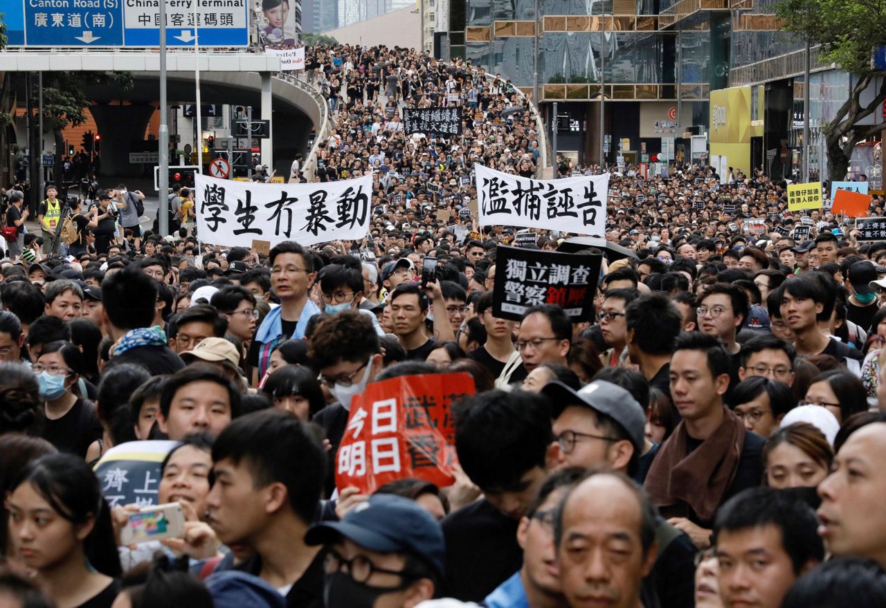 Hong Kong protesters aim to take message to mainland Chinese