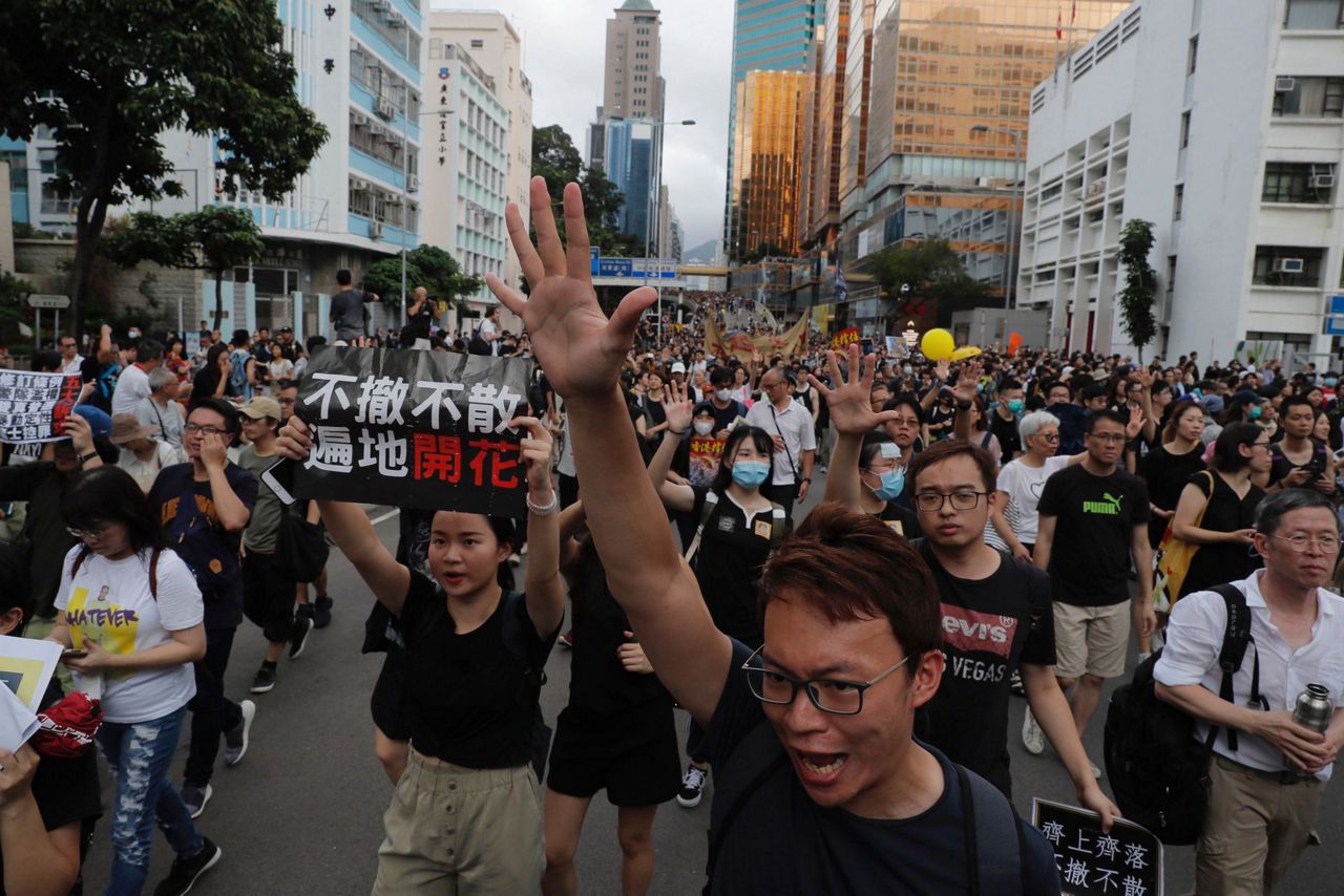 Арматурой забили скинхеды что это