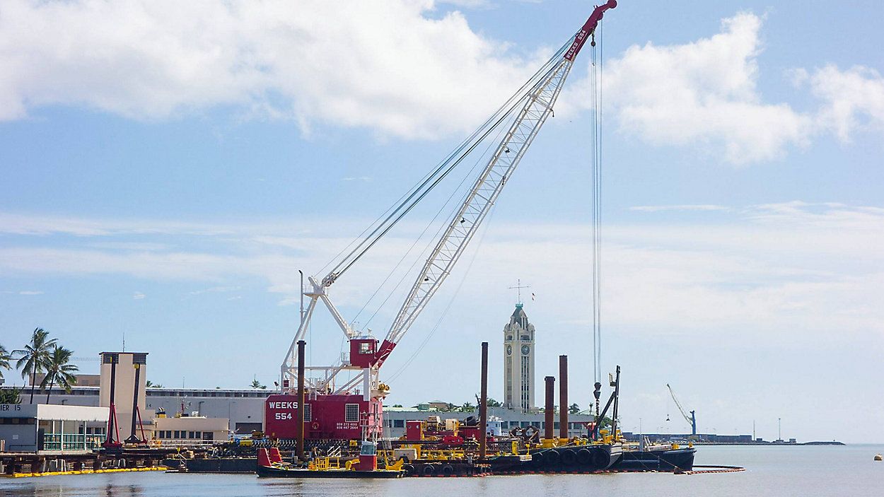 The 2024 Water Resources Development Act includes two significant provisions related to Honolulu Harbor. (Wikimedia Commons/Daniel Ramirez)