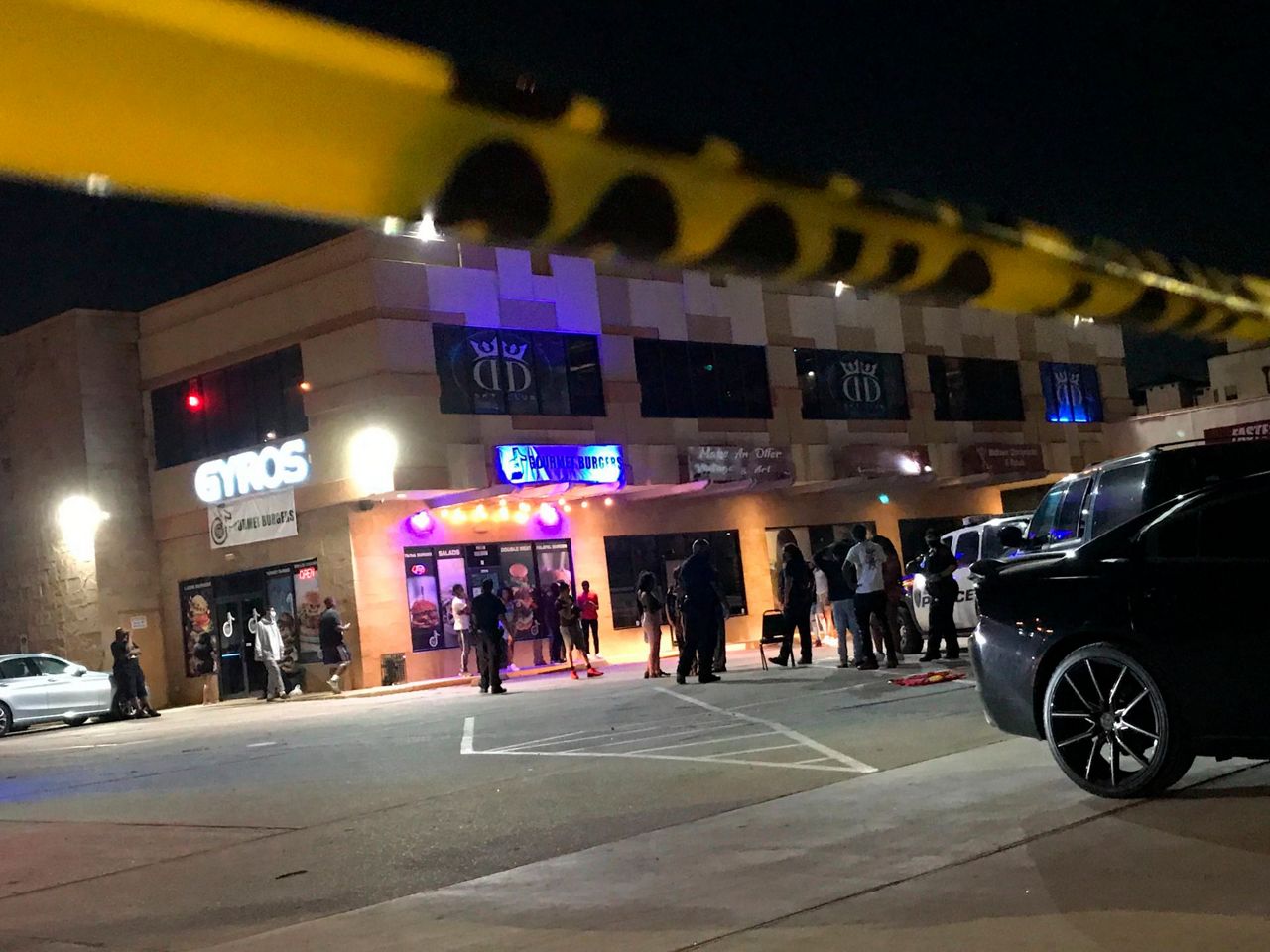 Police 3 dead, 1 critically hurt in Houston club shooting