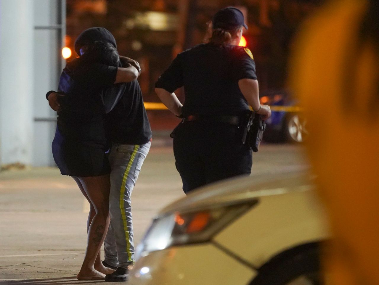 Police 3 dead, 1 critically hurt in Houston club shooting