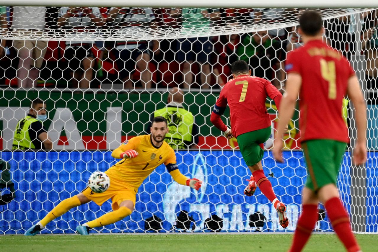 Ronaldo scores 2 to reach 109 goals, Portugal advances