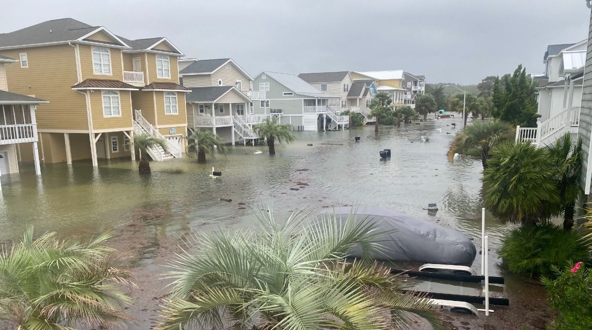 Hurricane Ian Flooding OceanIsleBeach NC UGC ScottShip 093022