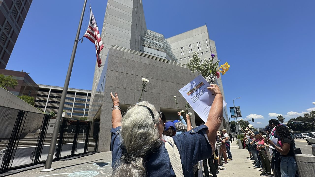 Vigil for immigrants persists amid changing ICE tactics