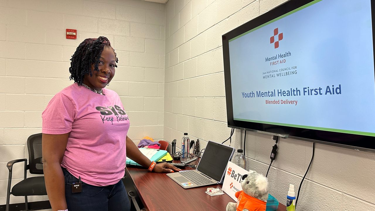 Program trains adults, teens on mental health first aid for young people