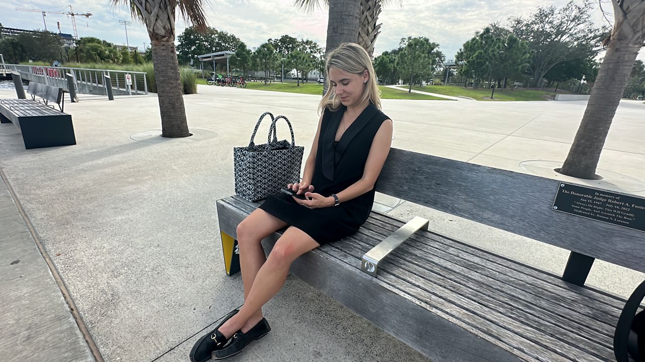 US Rep Kathy Castor recognizes Ukrainian woman in Tampa with award