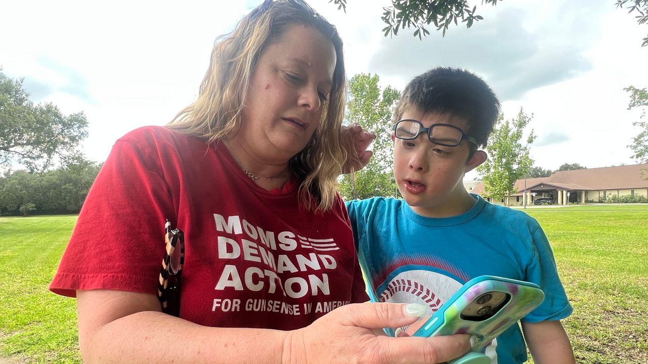 Cell phone policy discussed by Orange County School Board