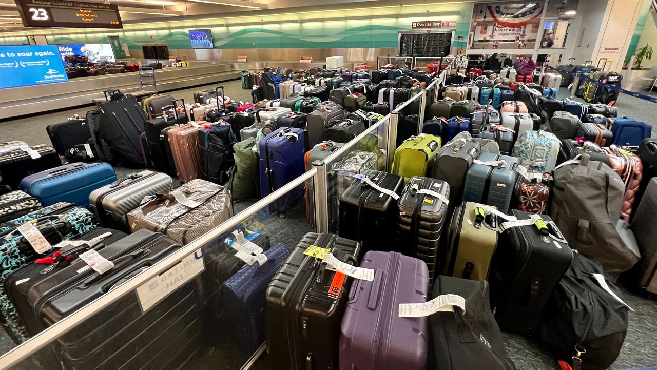 Luggage woes plague holiday travelers at MCO