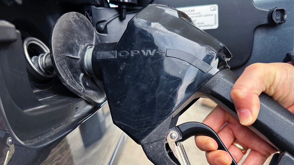 Gas pump (file photo)
