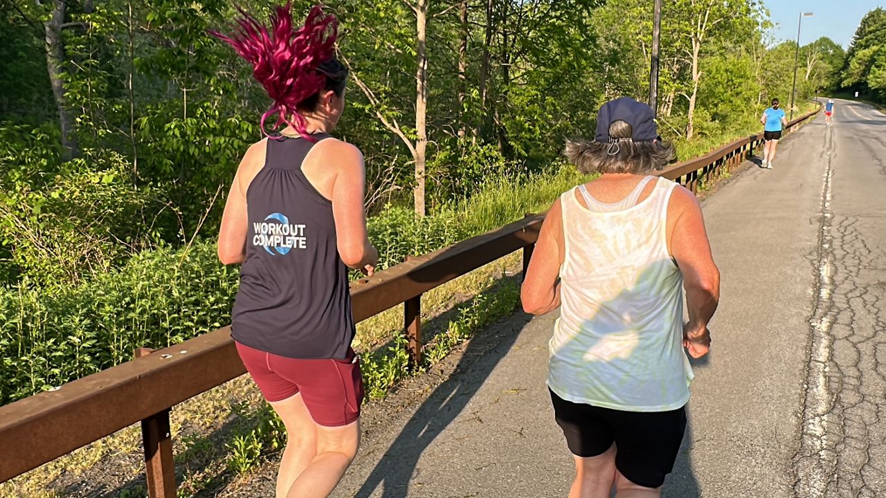 two runners