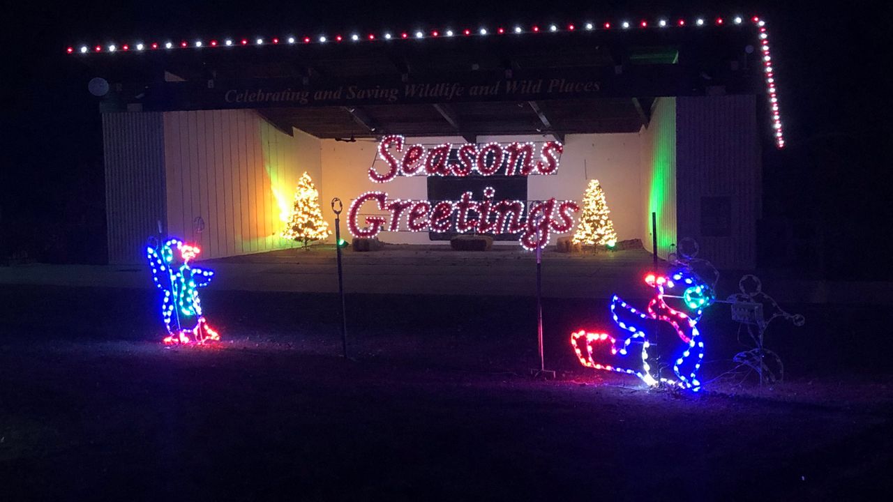 Wisconsin Zoo Launches New Holiday Lights Display