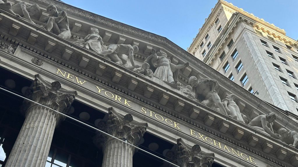 Wall Street breaks new records