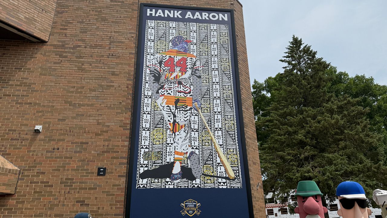 Milwaukee celebrates the legacy of legend Hank Aaron with new mural