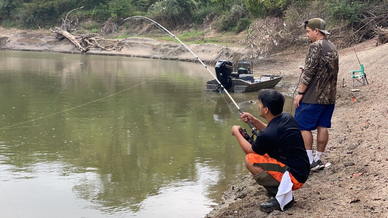 Fishing for the native Texan alligator gar
