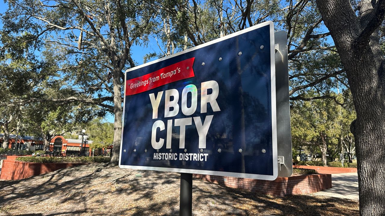 New road signs mark historic Florida sites for America 250