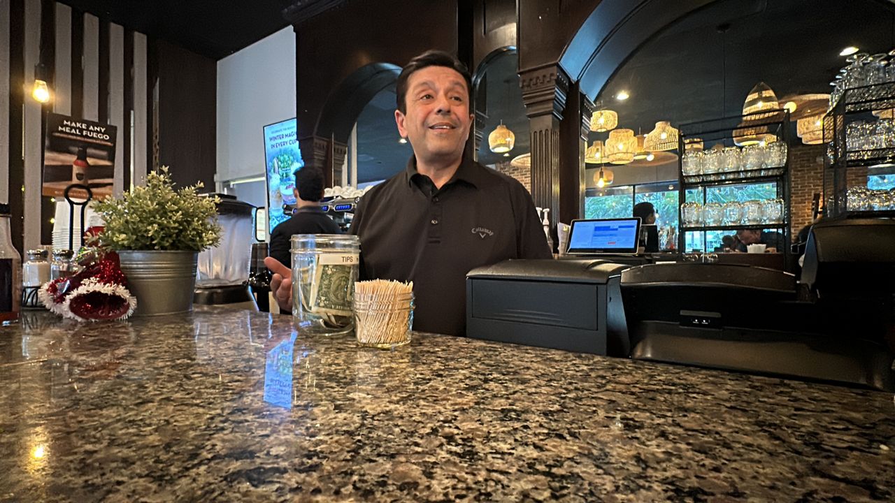 Orlando local restaurant stays open Christmas night