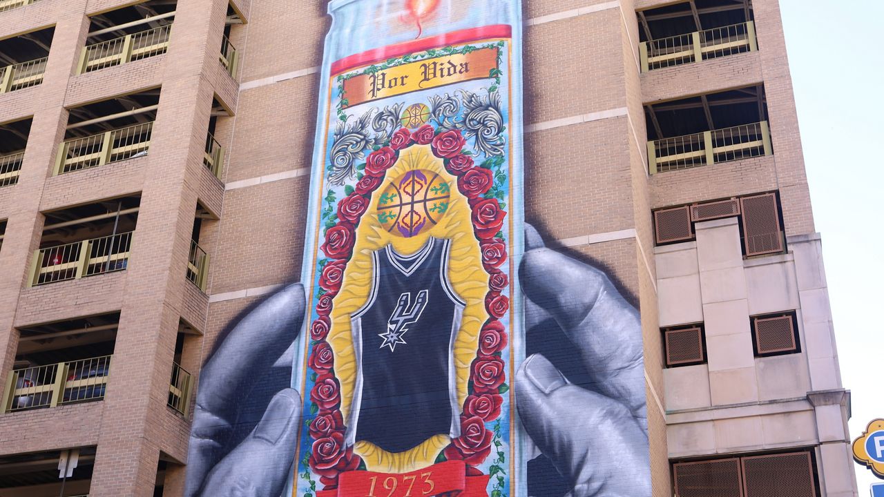 75-foot Spurs vela mural lights up downtown San Antonio