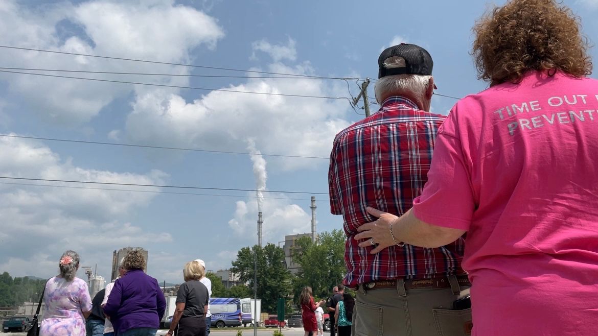 Community gathers to hear the last paper mill whistle in Canton