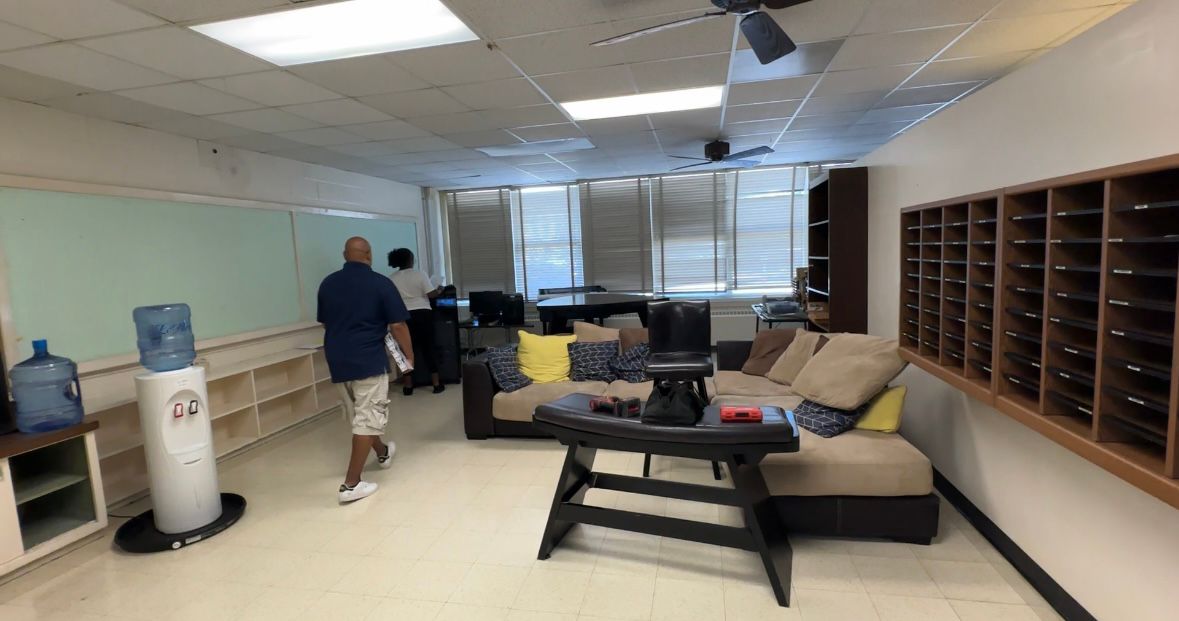 The teachers lounge before renovation at Bessemer Elementary School. (Spectrum News 1/Sydney McCoy)