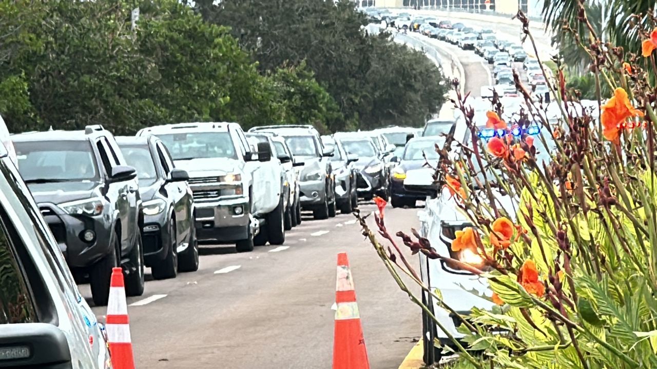 Cars line up ahead of a checkpoint to return to Clearwater Beach in Pinellas County. (Spectrum News/Randy Levine)