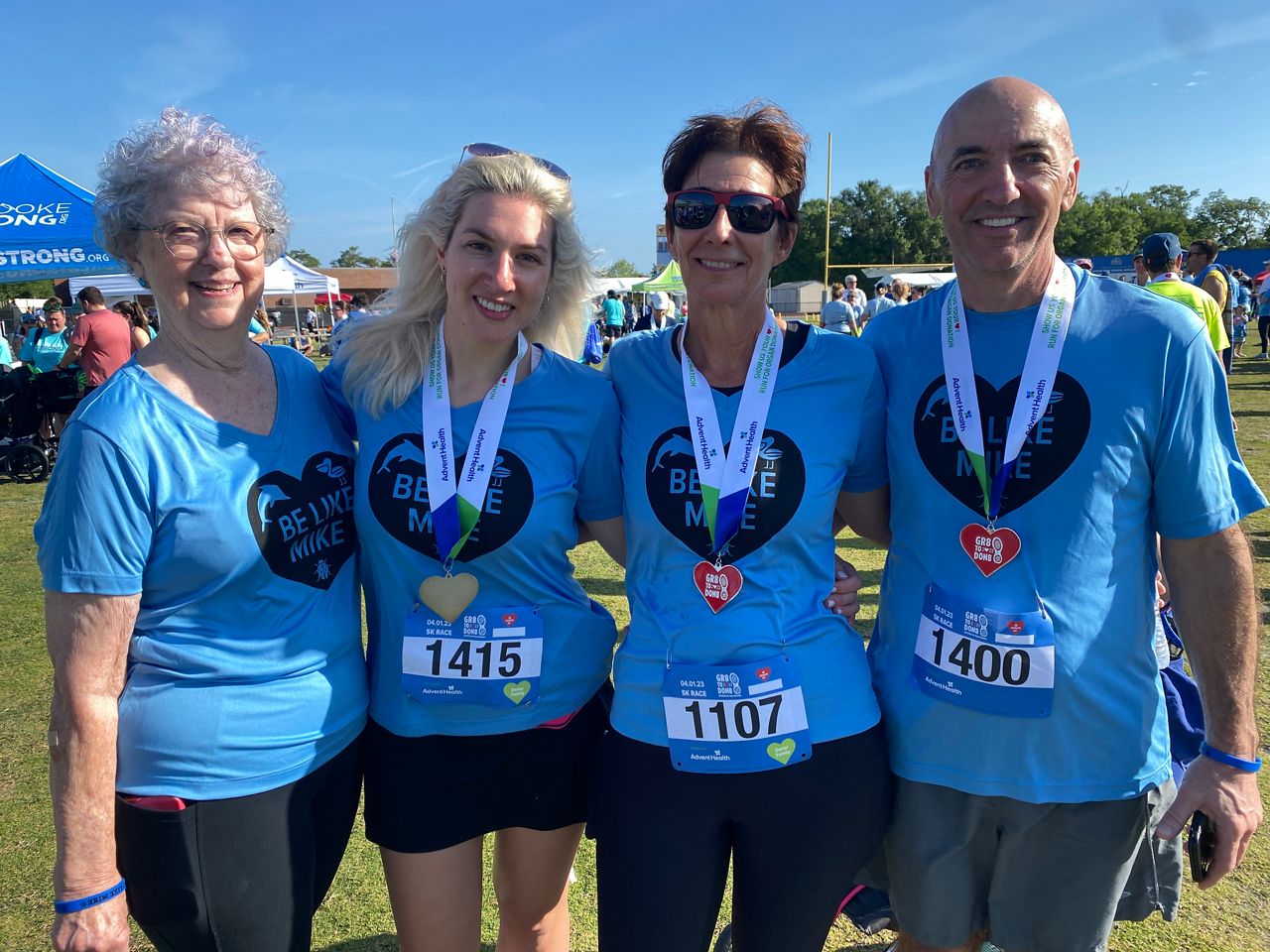 Members of the “Be Like Mike” team pose for a photo at Saturday’s race (People on the right are Robin Covello/Mike’s widow, and Mike’s longtime friend Angelo Rauso)