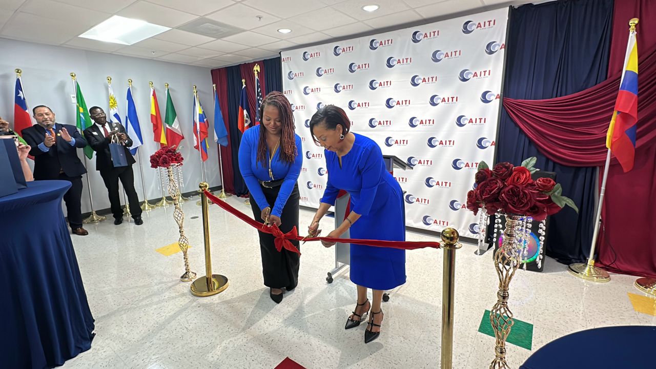 Tampa institute expands bilingual health career training