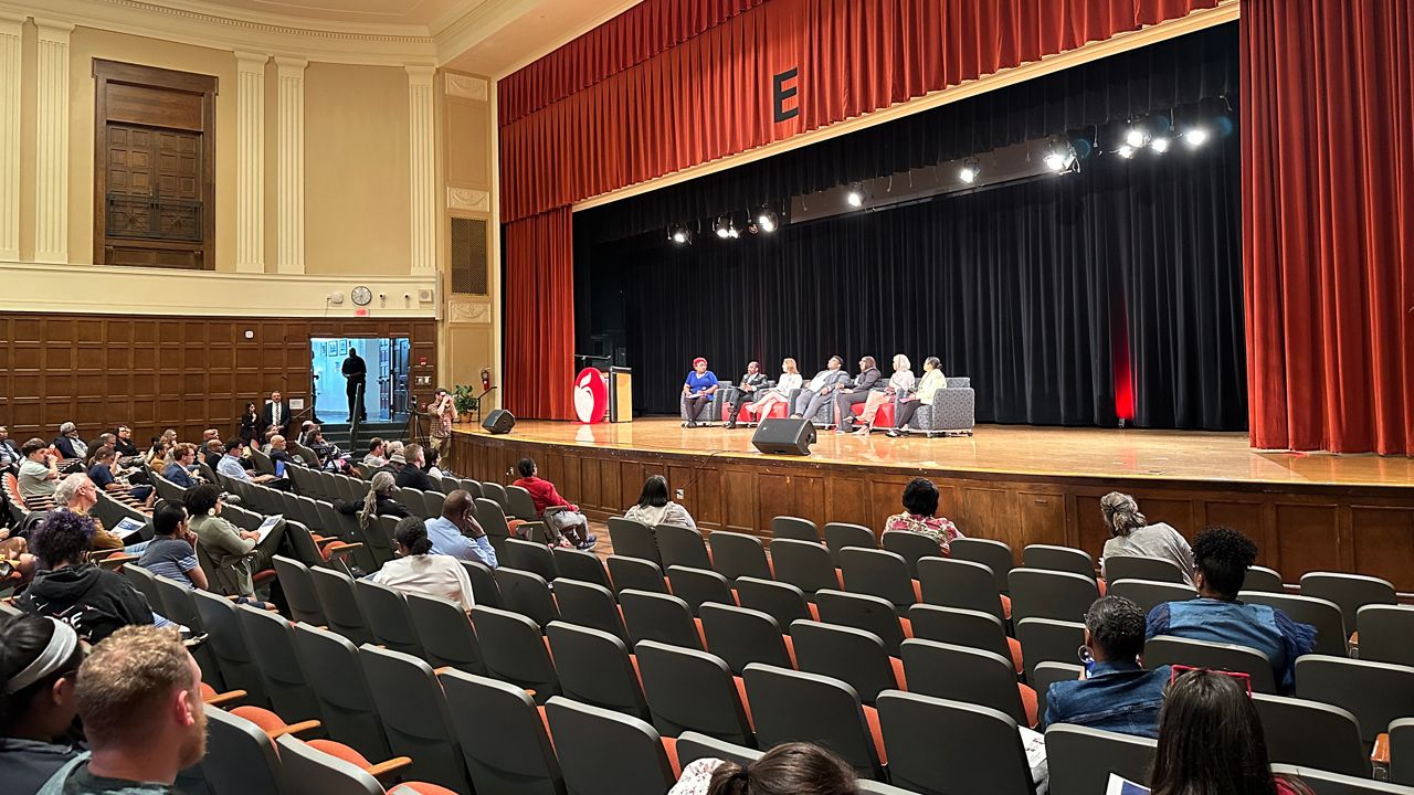 Democratic lawmakers urge community members to advocate for public school funding 