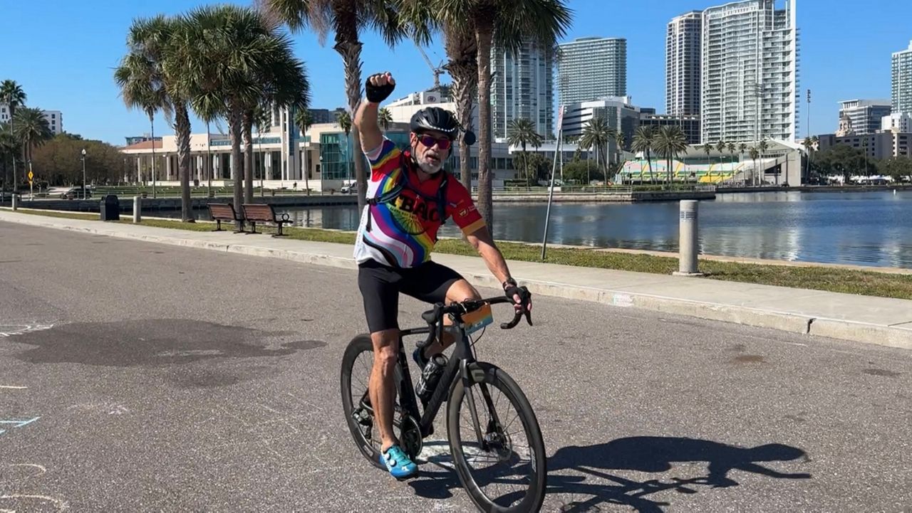 Ciclistas recorren 165 millas y recaudan fondos para combatir el VIH en Florida
