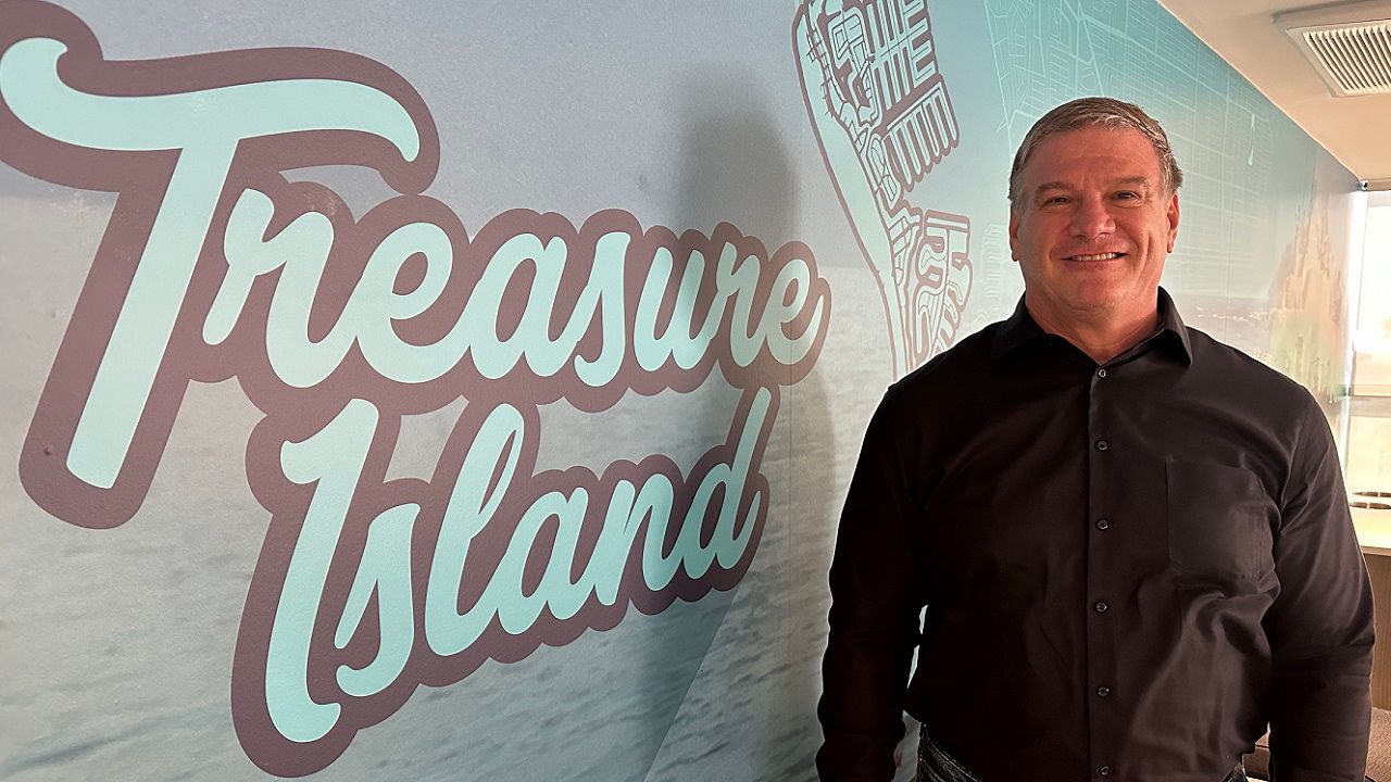New Treasure Island mayor sworn in