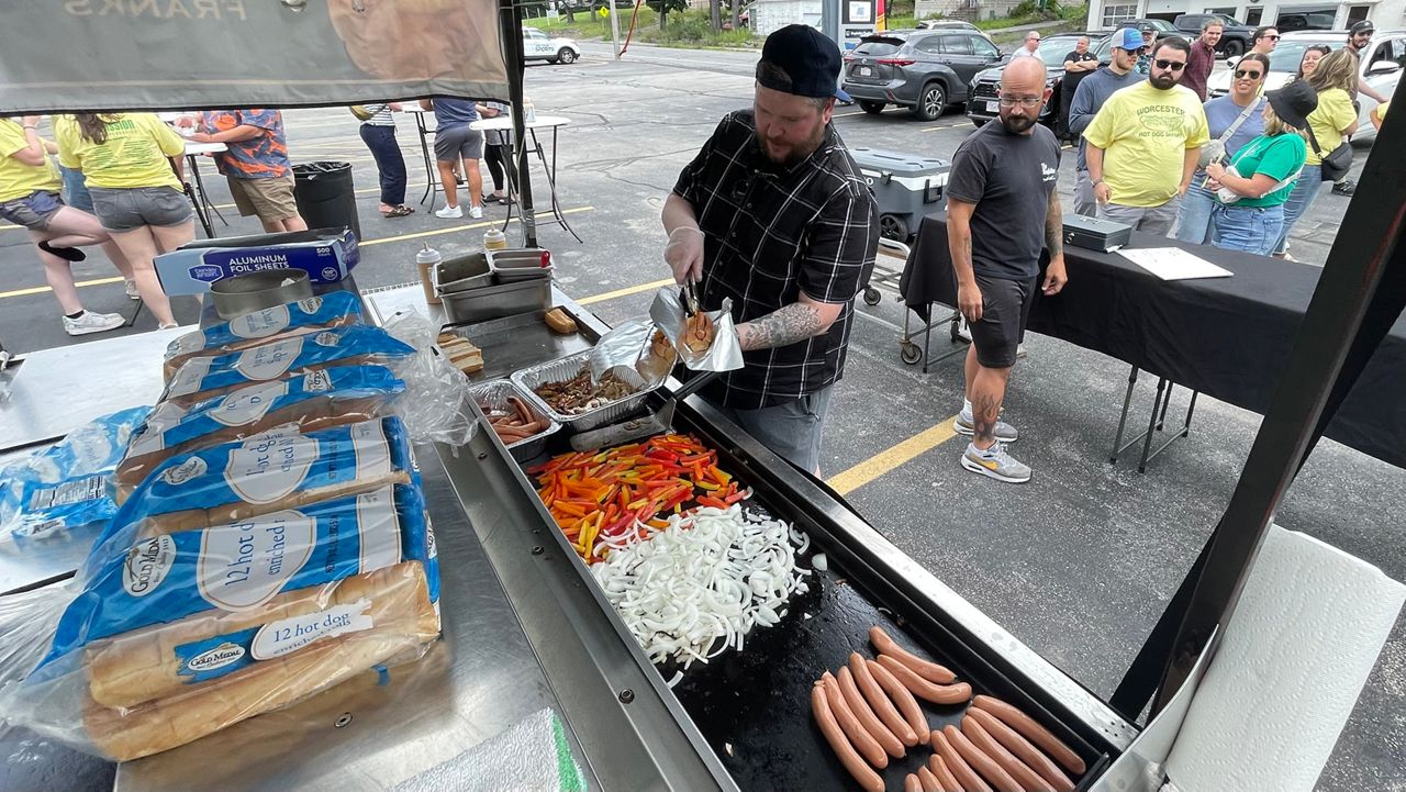 Hot dogs are prepared for safari participants. (Spectrum News 1/Andrew Boucher)