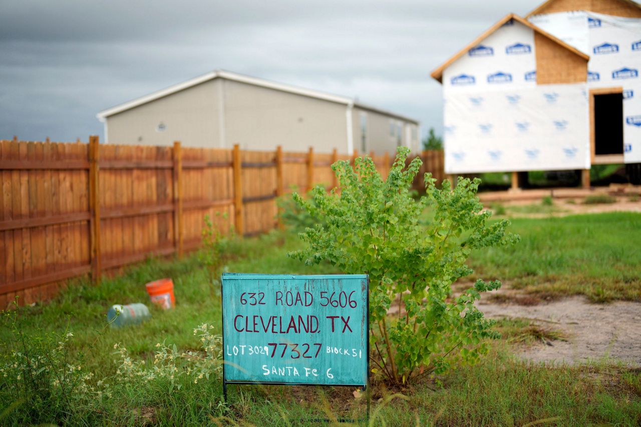 A Texas neighborhood became a target of the right over immigration ...