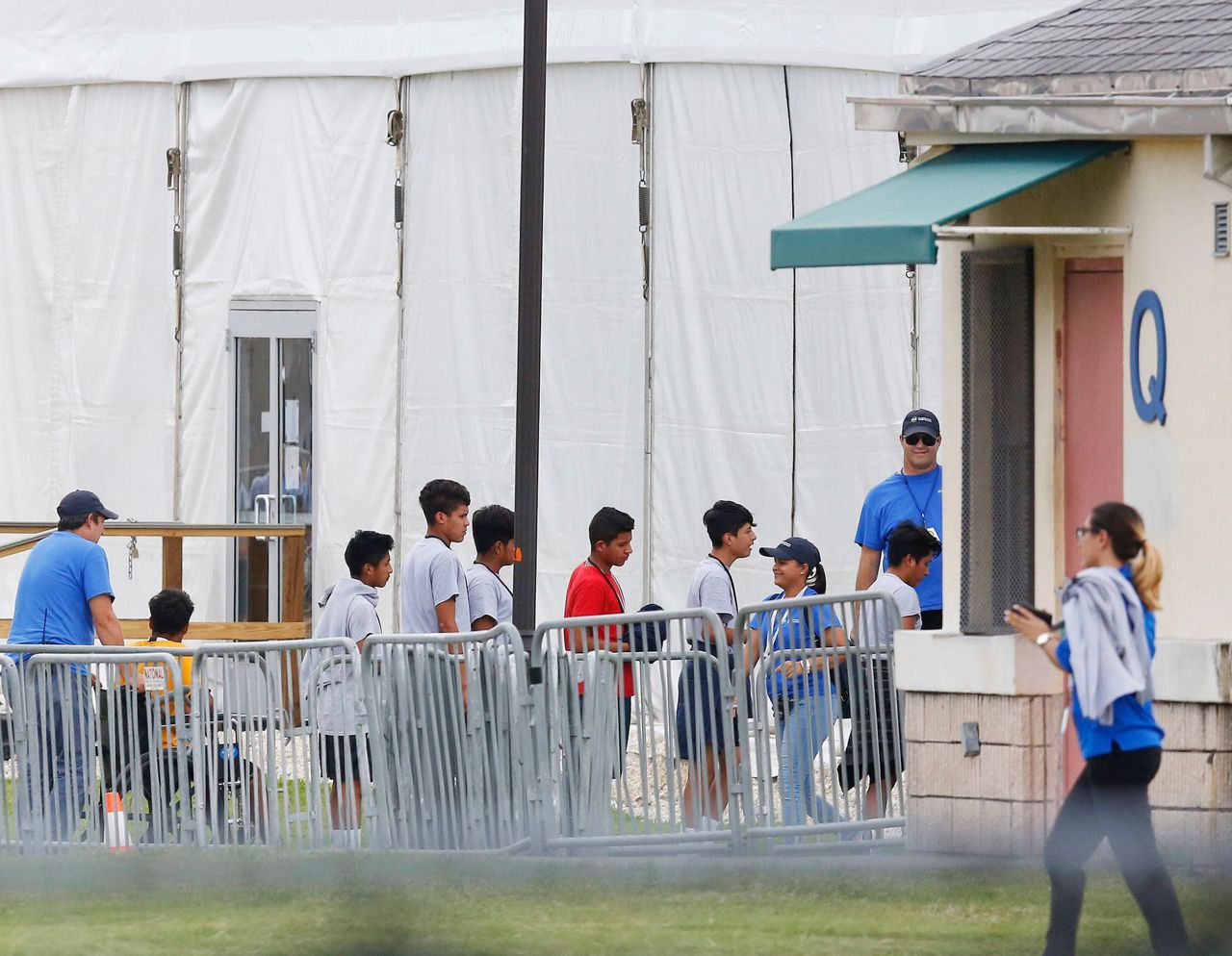 Watchdog: Separated Migrant Children Suffered Trauma