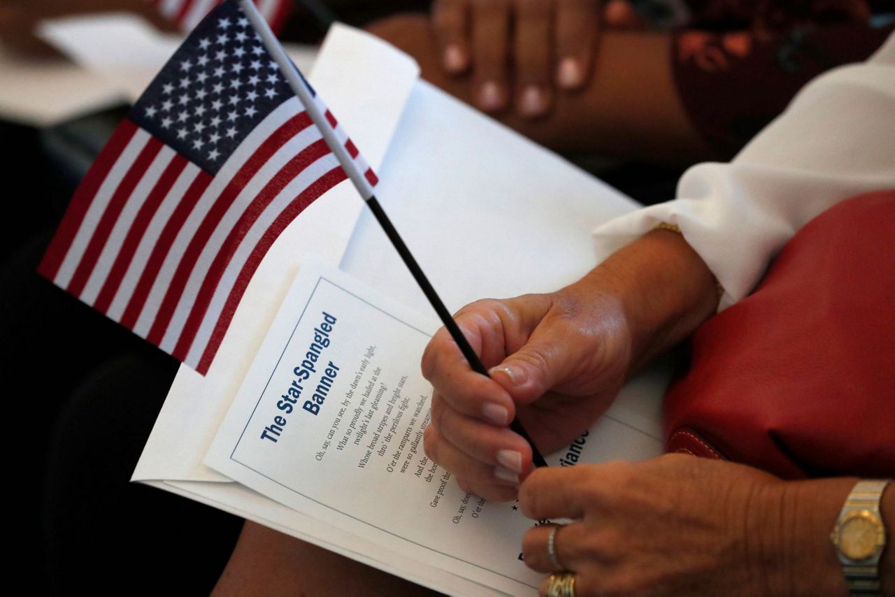 Us To Use Fake Social Media To Check People Entering Country