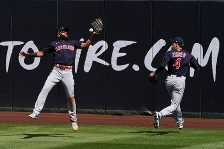 WATCH: Tyler Naquin Misplay That Hurt Indians in Game 6