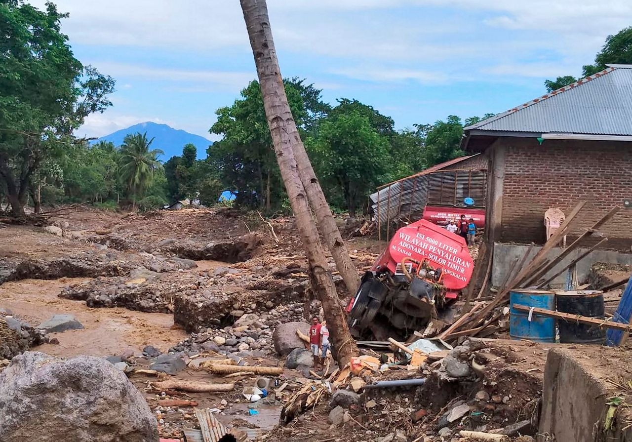 Indonesia Landslides Death Toll Rises To 119, Dozens Missing