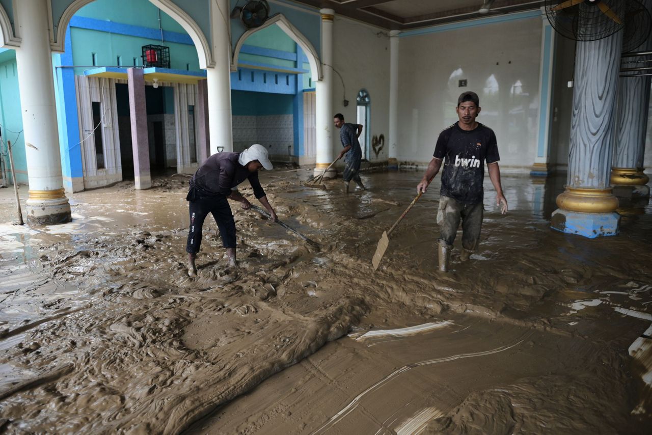 Deadly floods in Indonesia, Sri Lanka, Thailand and Malaysia kill more ...