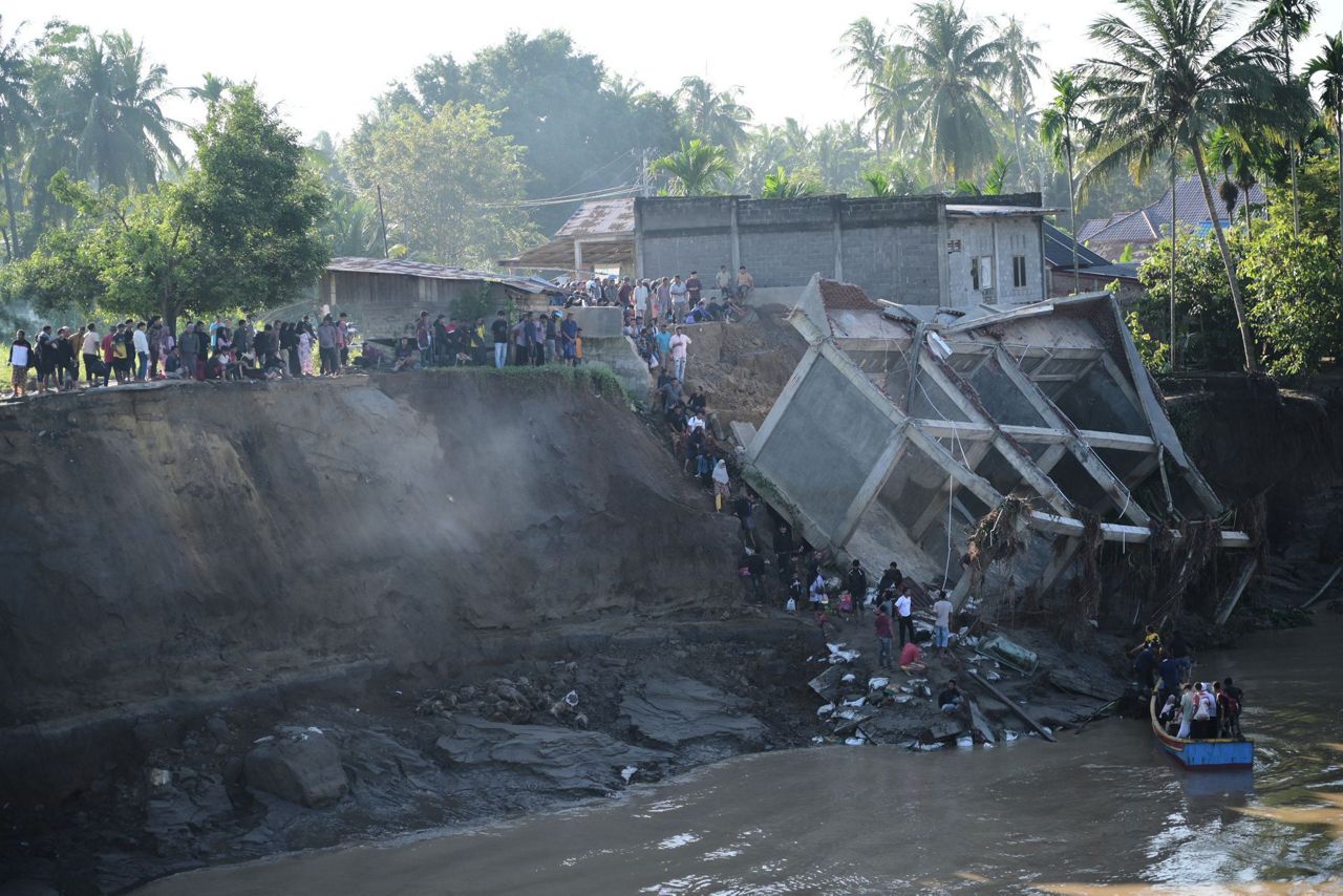 Death toll from floods and landslides on Indonesia's Sumatra island ...