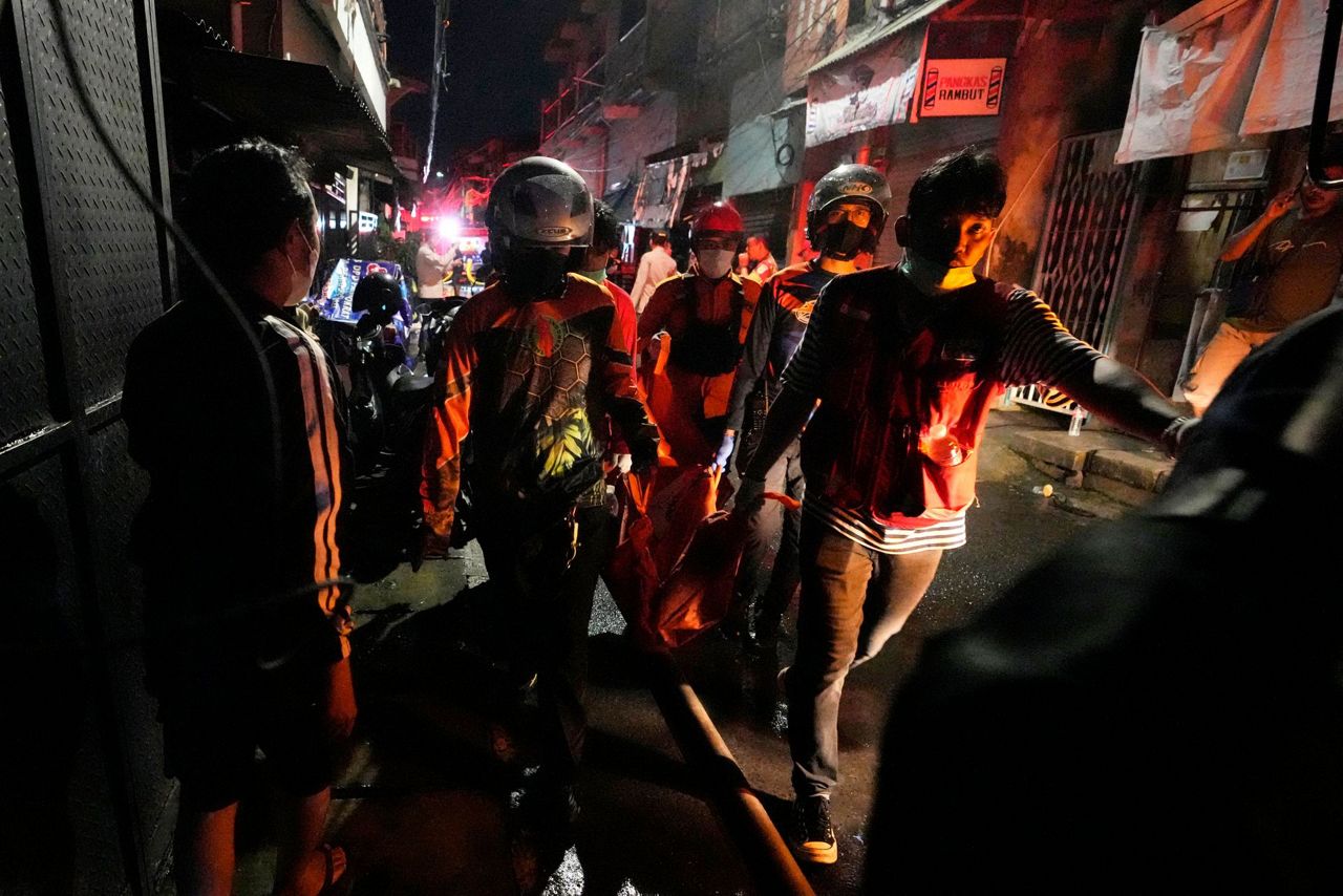 Fire at Indonesian oil depot kills 17; thousands evacuated