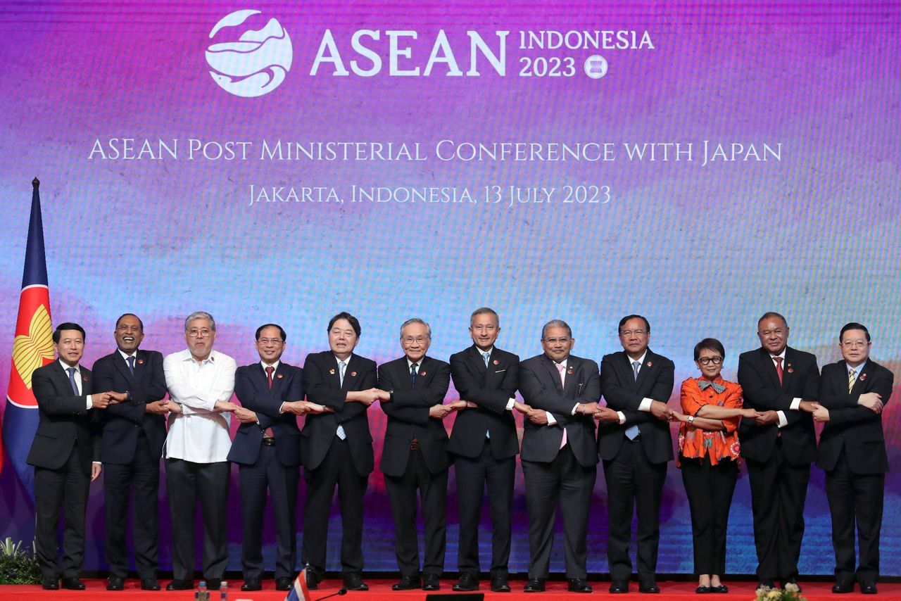 China and ASEAN agree to try to conclude nonaggression pact on sea feud ...