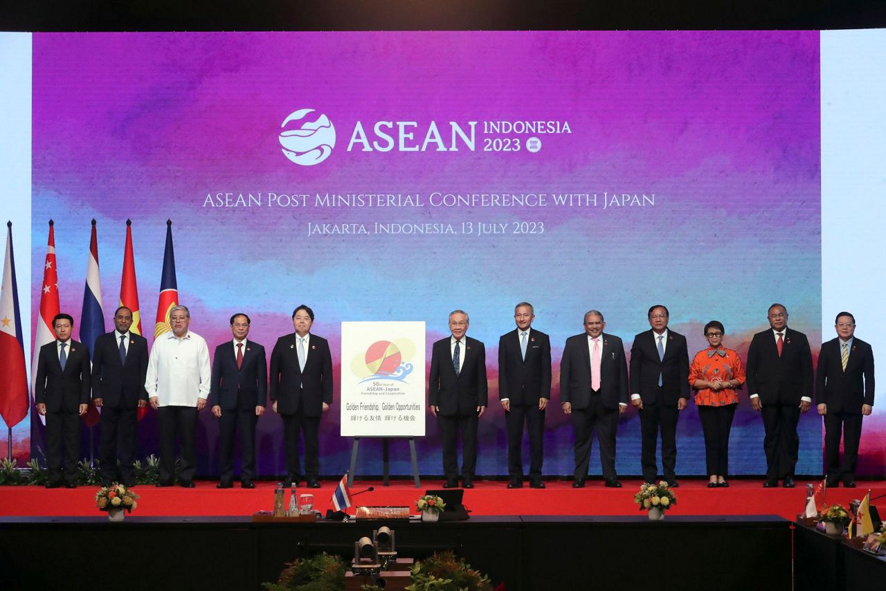 China and ASEAN agree to try to conclude nonaggression pact on sea feud ...