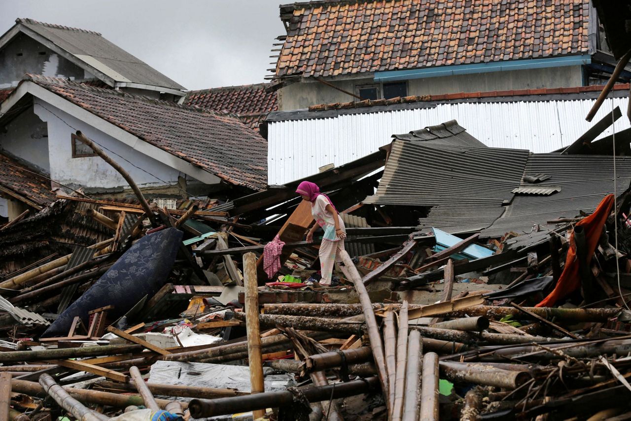 The Latest Tsunami Toll Now 429 Dead Thousands Homeless