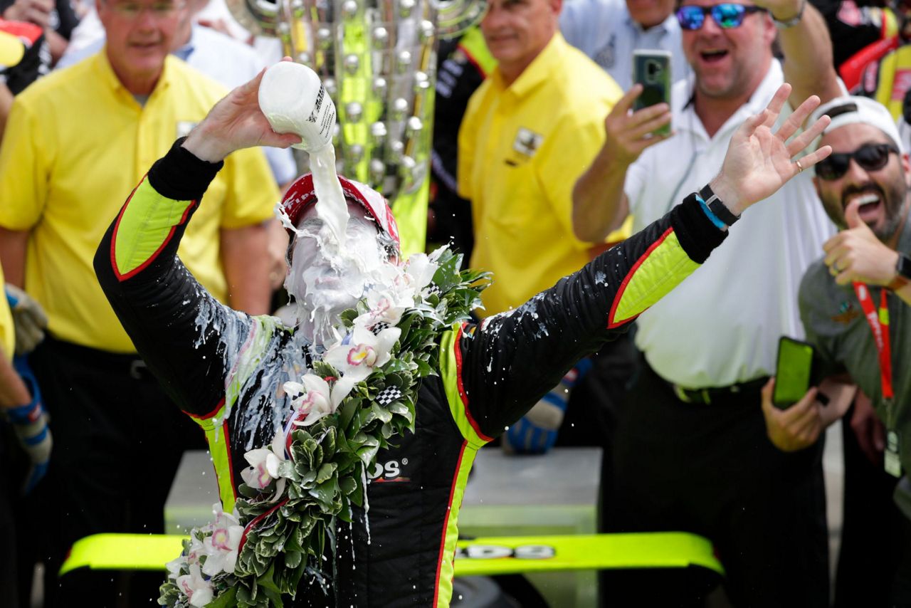 Penske lidera el primer día de pruebas con Pagenaud y Castroneves
